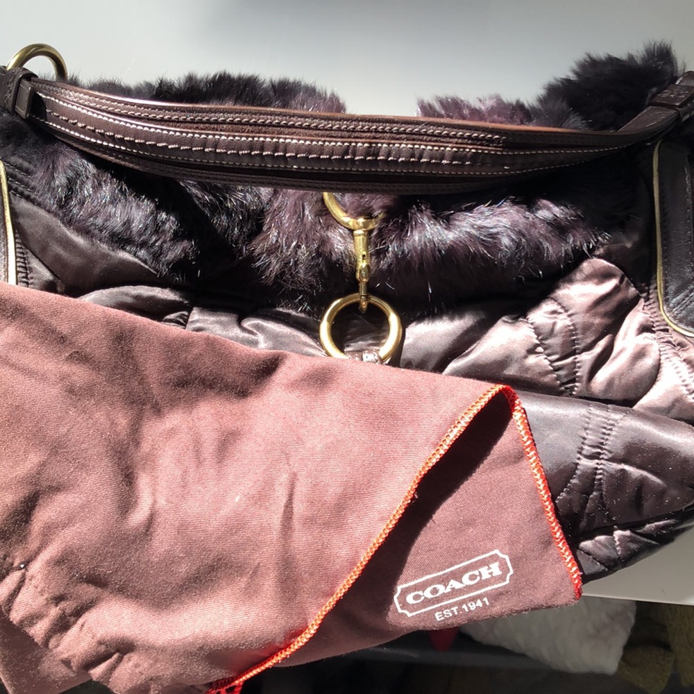 Vintage,CoachSignature,Rabbit,FurTrimmed Quilt satin shoulder bag. - Picture 7 of 7